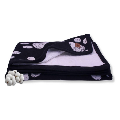 Little Dedi Küçük Evcil Hayvan Battaniyesi - %100 Organik Pamuk, Çift Katmanlı Peluş Sherpa, Yumuşak Peluş, Pati Desenli, 76x96 cm, Küçük Köpek ve Kedi için İdeal - Yumuşak ve Sıcak (Siyah/Bej)